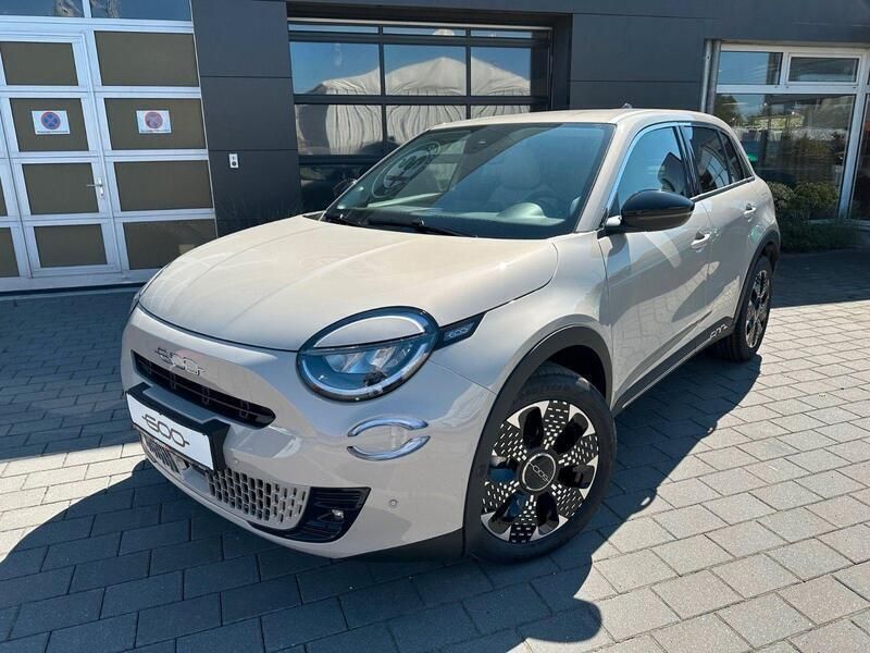 Beige Gebraucht 2024 Fiat 600 La Prima SUV | 26.990 € (Fairer Preis) - Bild 1/4