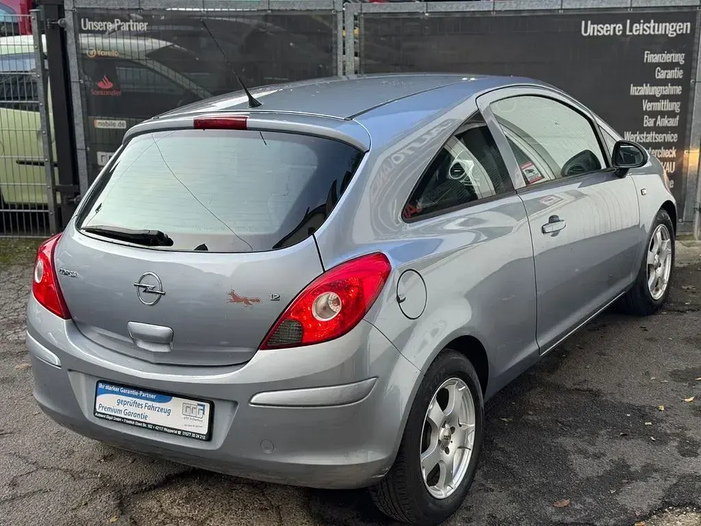 Gebraucht Opel Corsa Edition 80 PS (58 kW) 2008 Silber Kleinwagen