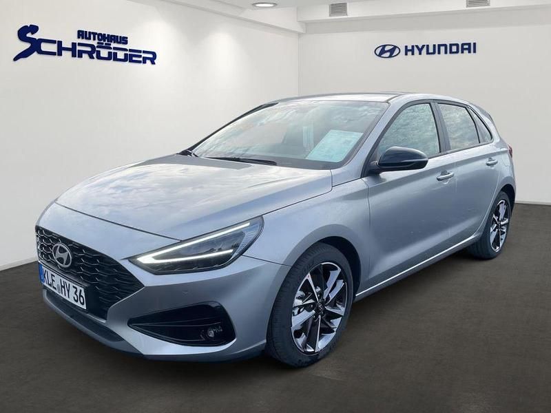 Silber Gebraucht 2024 Hyundai i30 Advantage Limousine | 24.490 € (Fairer Preis) - Bild 1/4