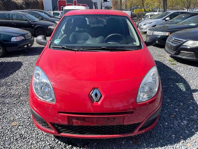 Gebraucht Renault Twingo Authentique 58 PS (42 kW) 2008 Hellrot Kleinwagen