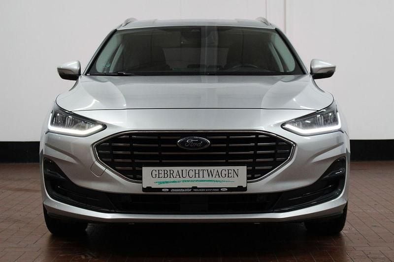 Gebraucht Ford Focus Titanium 120 PS (88 kW) 2022 Silber Limousine