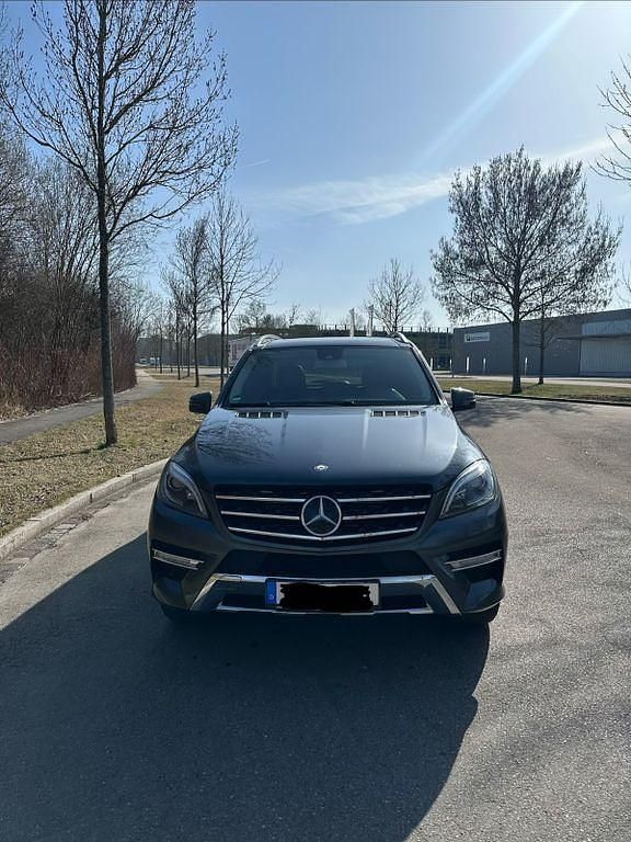 Gebraucht Mercedes ML350 258 PS (189 kW) 2012 Grau SUV