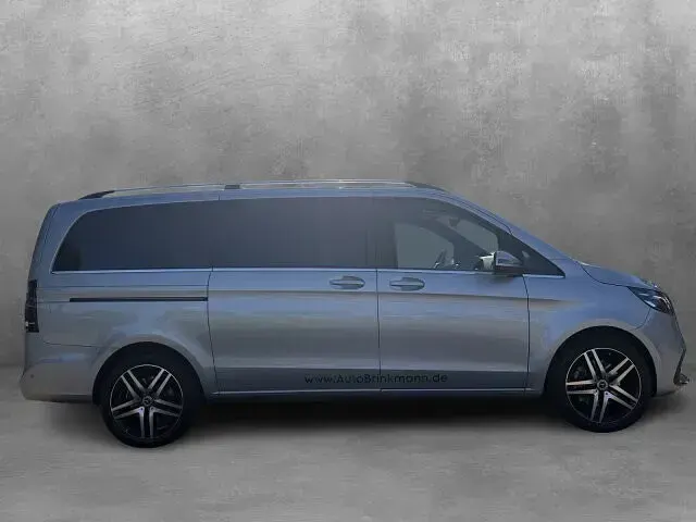 Gebraucht Mercedes V300 Avantgarde 237 PS (174 kW) 2026 Hightechsilber metallic Van / Kleinbus
