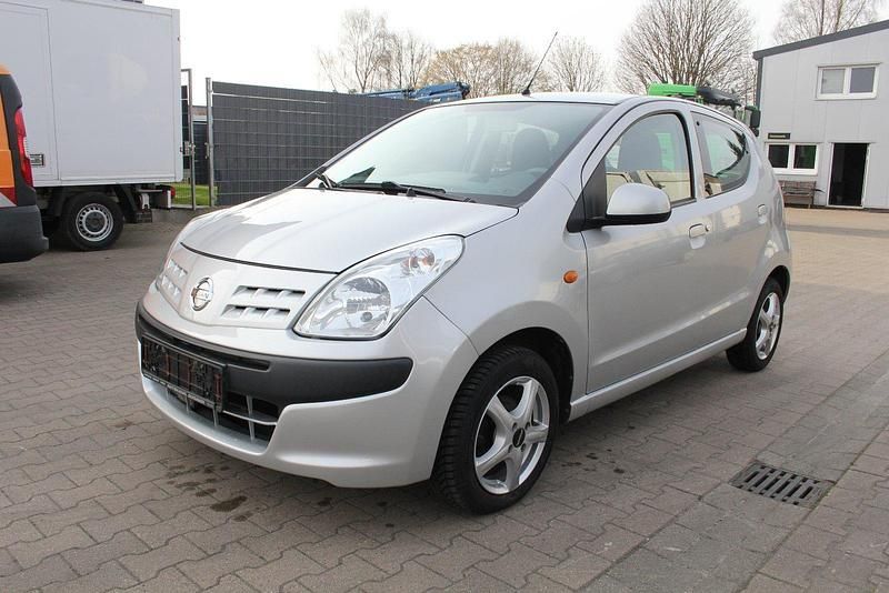 Gebraucht Nissan Pixo 68 PS (50 kW) 2011 Silber Kleinwagen