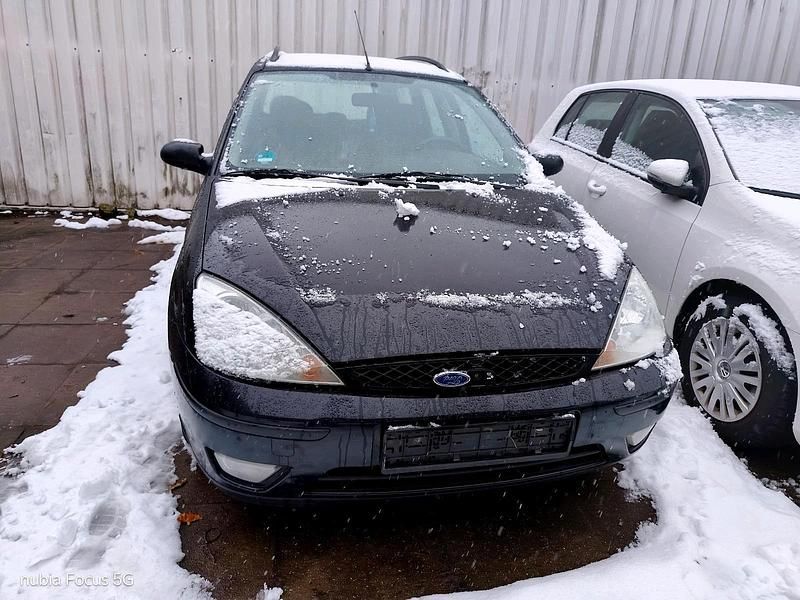 Gebraucht Ford Focus 74 PS (54 kW) 2002 Schwarz Kombi