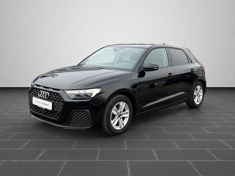Mythosschwarz metallic (metallic) Gebraucht 2022 Audi A1 Sportback Advanced Kleinwagen | 21.900 € (Fairer Preis) - Bild 1/4