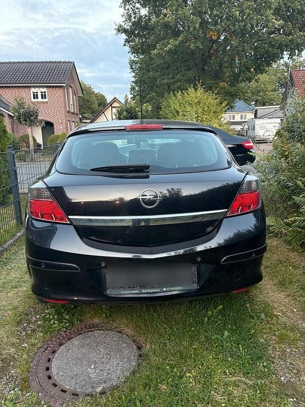 Gebraucht 2008 Opel Astra GTC Coupé | 600 € (Superpreis) - Bild 1/4