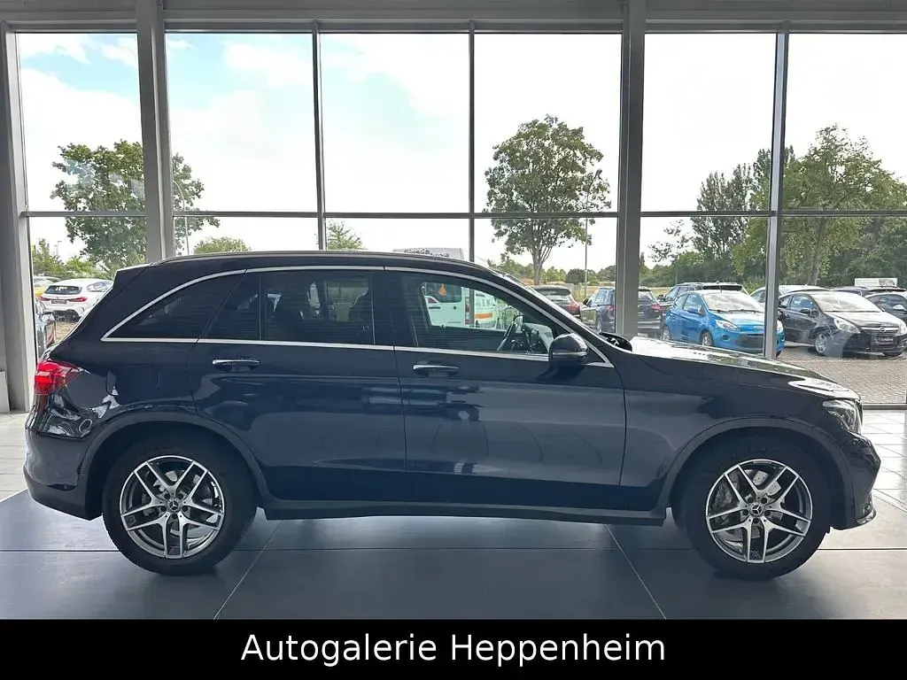 Gebraucht Mercedes GLC250 AMG 211 PS (155 kW) 2018 Blau SUV