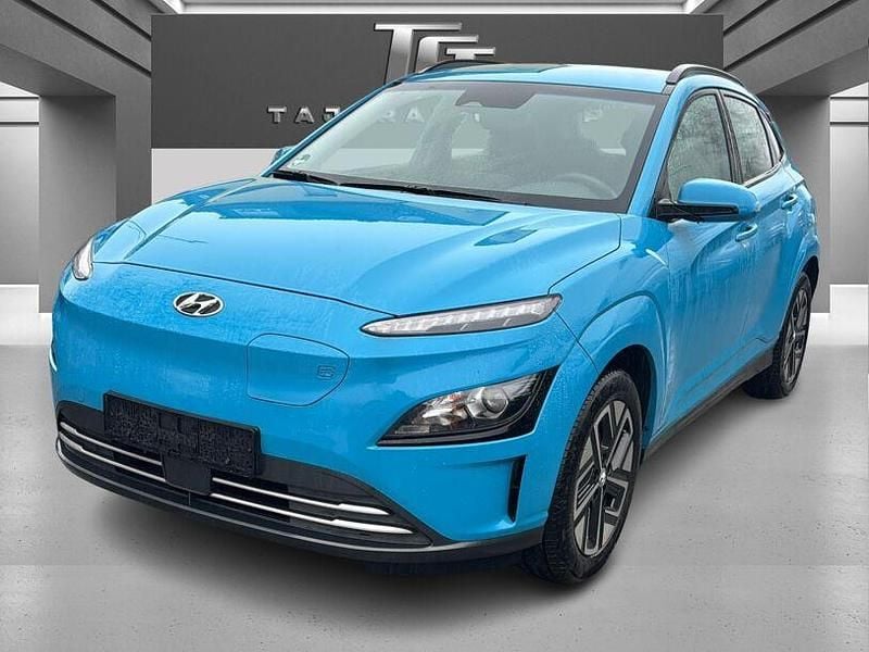 Gebraucht Hyundai Kona Select 100 kW (136 PS) 2023 Blau dive in jeju / sol (metallic) SUV