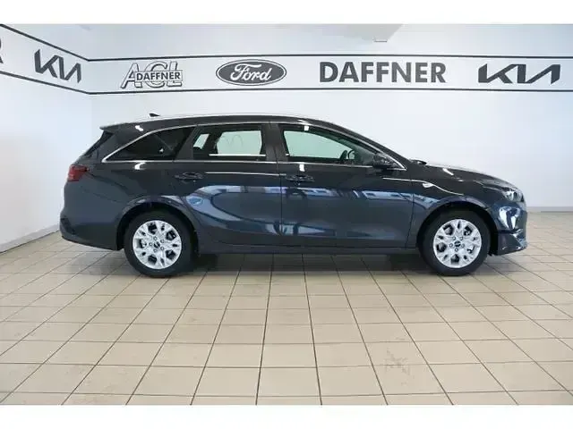Neu Kia Ceed Sportswagon Vision 101 PS (74 kW) 2025 (h8g) dark penta metal m Kombi