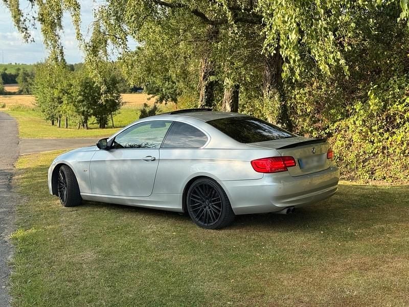 Second-hand BMW 330 245 CP (180 kW) 2011 Argintiu Coupe