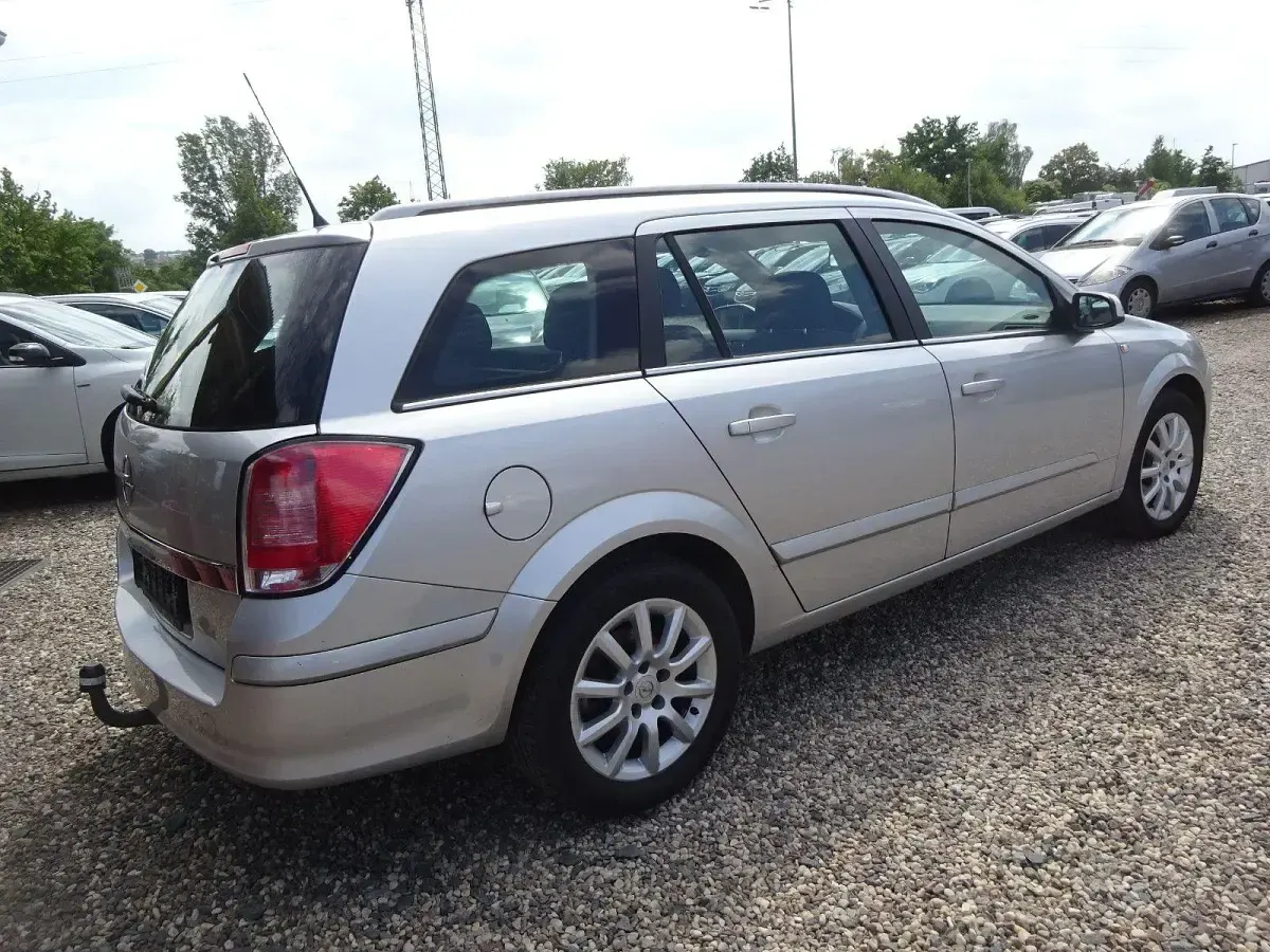 Gebraucht Opel Astra Elegance 125 PS (91 kW) 2005 Grau Kombi