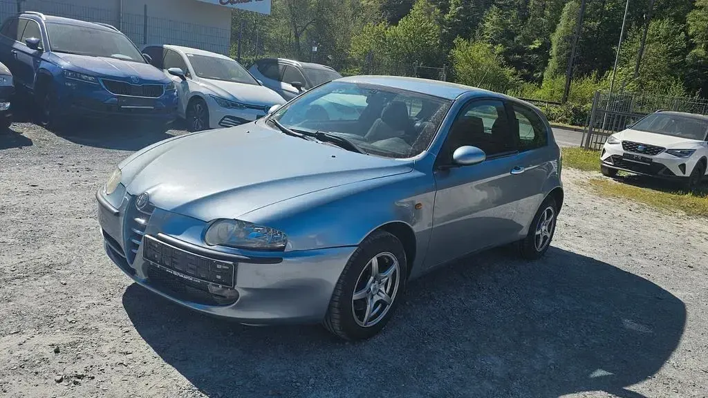 Gebraucht Alfa Romeo 147 Impression 105 PS (77 kW) 2003 Silber Kleinwagen