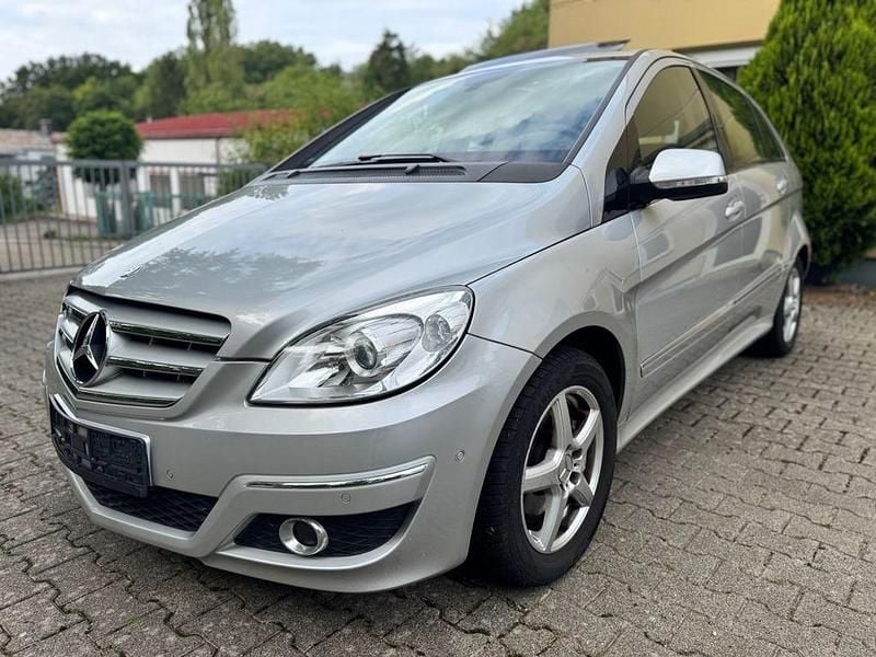 Silber Gebraucht 2008 Mercedes B200 Van / Kleinbus | 7.690 € (Fairer Preis) - Bild 1/4