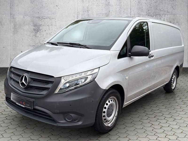 Silber Gebraucht 2016 Mercedes Vito Van / Kleinbus | 22.990 € (Guter Preis) - Bild 1/4