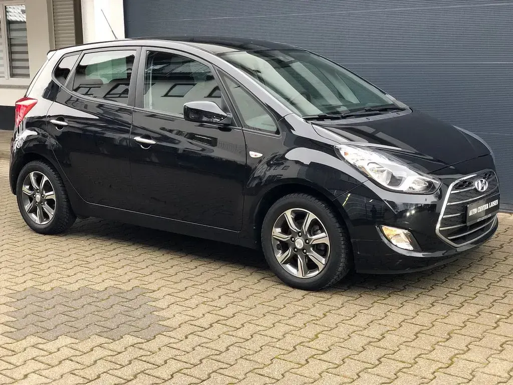 Gebraucht Hyundai ix20 Space 125 PS (91 kW) 2019 Schwarz Kleinwagen