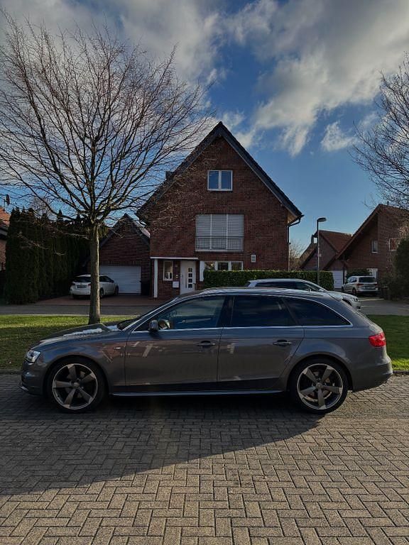Gebraucht Audi A4 S-Line 190 PS (139 kW) 2015 Grau Kombi