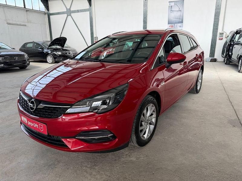 Usado Opel Astra Elegance 145 CV (106 kW) 2020 Rojo Familiar