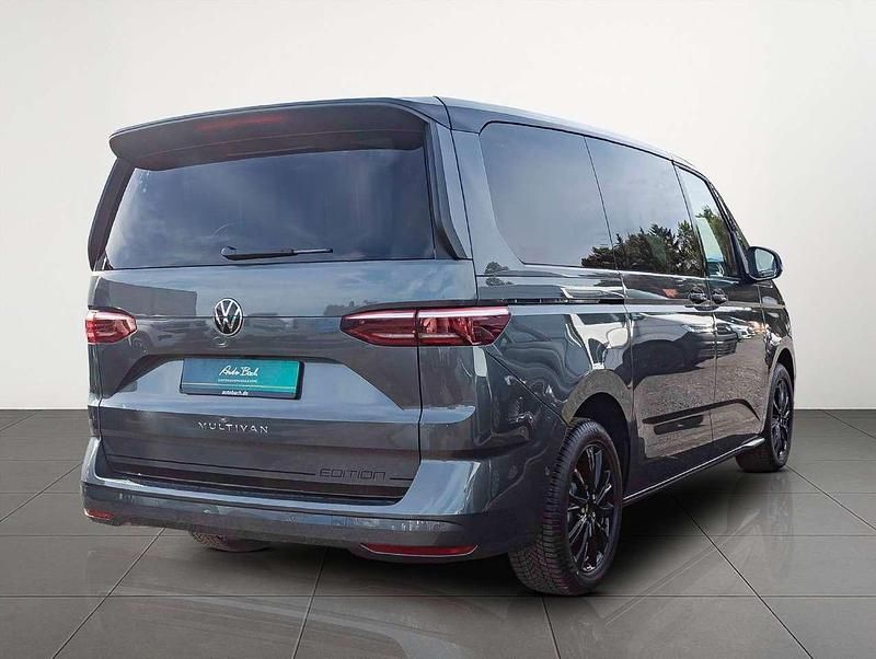 Neu VW Multivan Edition 150 PS (110 kW) 2025 Indiumgrau metallic deep black perleffek t Van