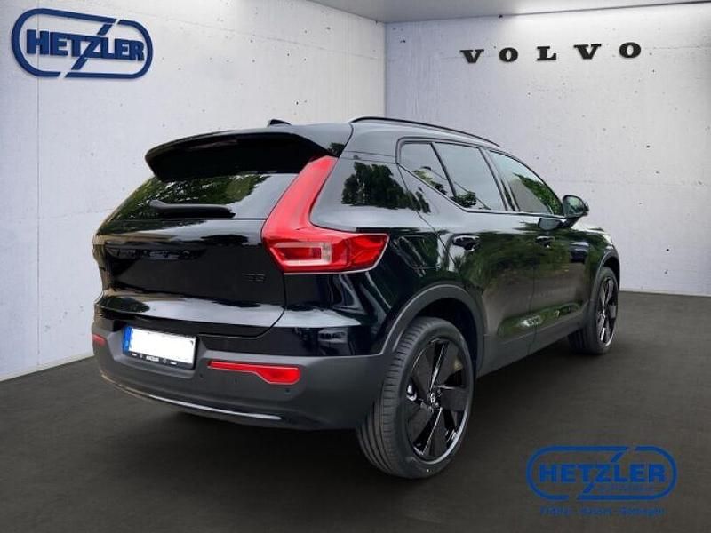 Gebraucht Volvo XC40 Plus 163 PS (119 kW) 2025 Onyx black / metallic SUV