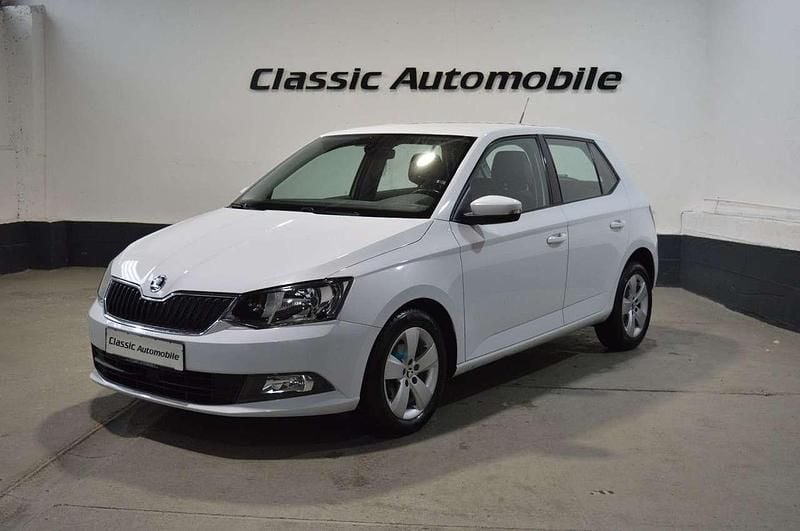 Weiß Gebraucht 2015 Skoda Fabia Kleinwagen | 5.900 € (Fairer Preis) - Bild 1/4