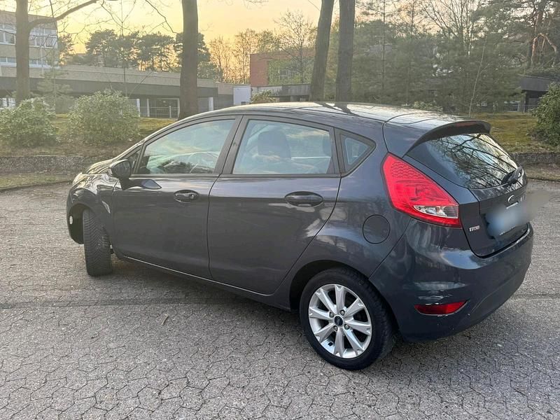 Gebraucht Ford Fiesta 70 PS (51 kW) 2011 Grau Kleinwagen