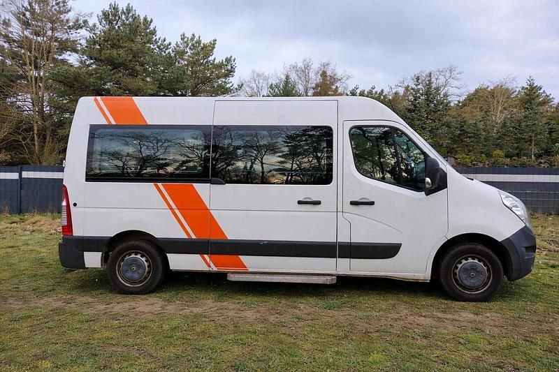 Second-hand Renault Master 100 CP (73 kW) 2011 Alb Monovolum