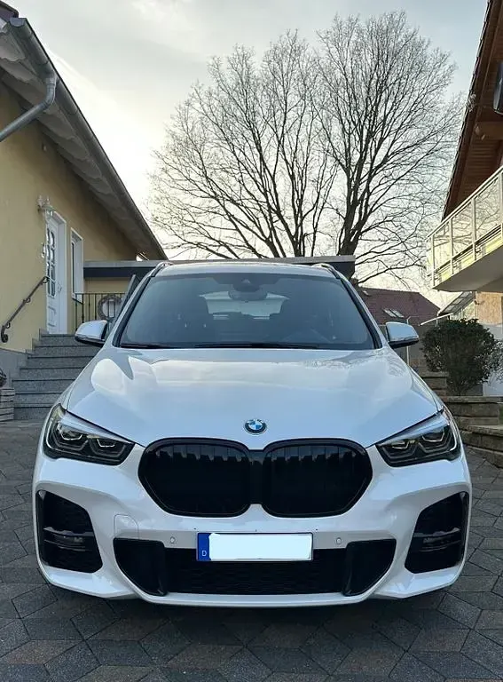Gebraucht BMW X1 M Sport 150 PS (110 kW) 2020 Weiß SUV