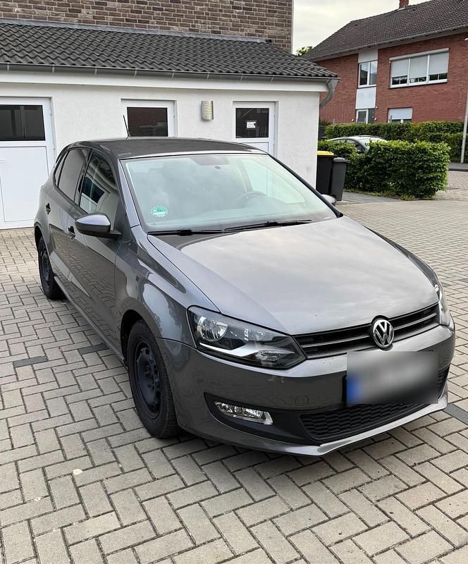 Grau Gebraucht 2010 VW Polo Kleinwagen | 3.900 € (Fairer Preis) - Bild 1/4