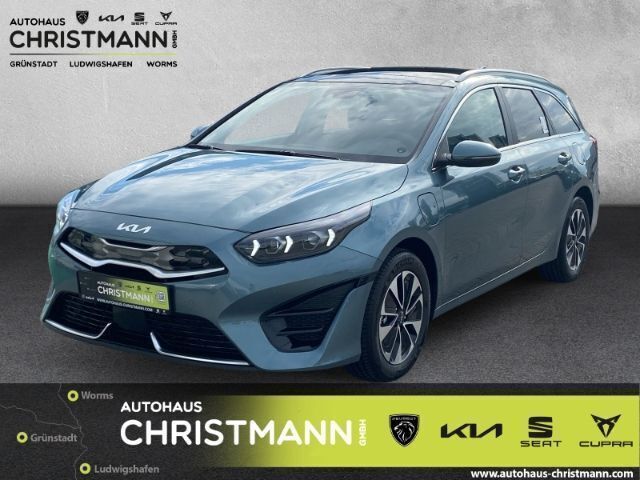 Yucca steel grey Gebraucht 2024 Kia Ceed Sportswagon Platinum Edition Kombi | 33.490 € (Fairer Preis) - Bild 1/4