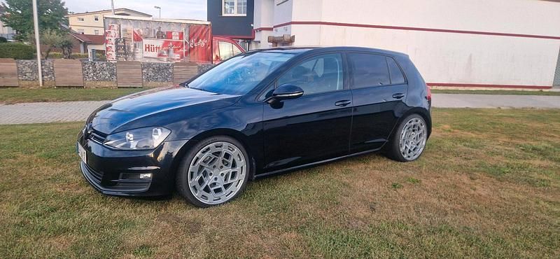 Schwarz Gebraucht 2013 VW Golf VII Limousine | 6.666 € (Fairer Preis) - Bild 1/4