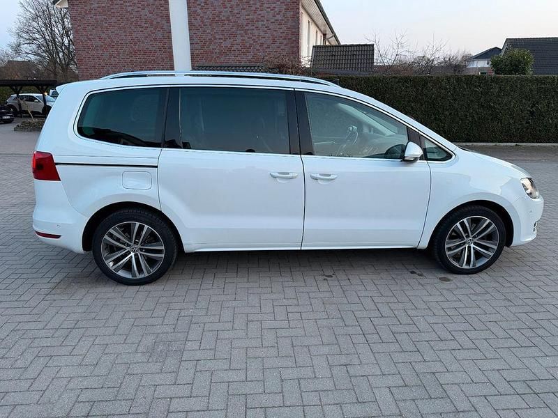 Gebraucht VW Sharan Highline 177 PS (130 kW) 2015 Weiß Van / Kleinbus