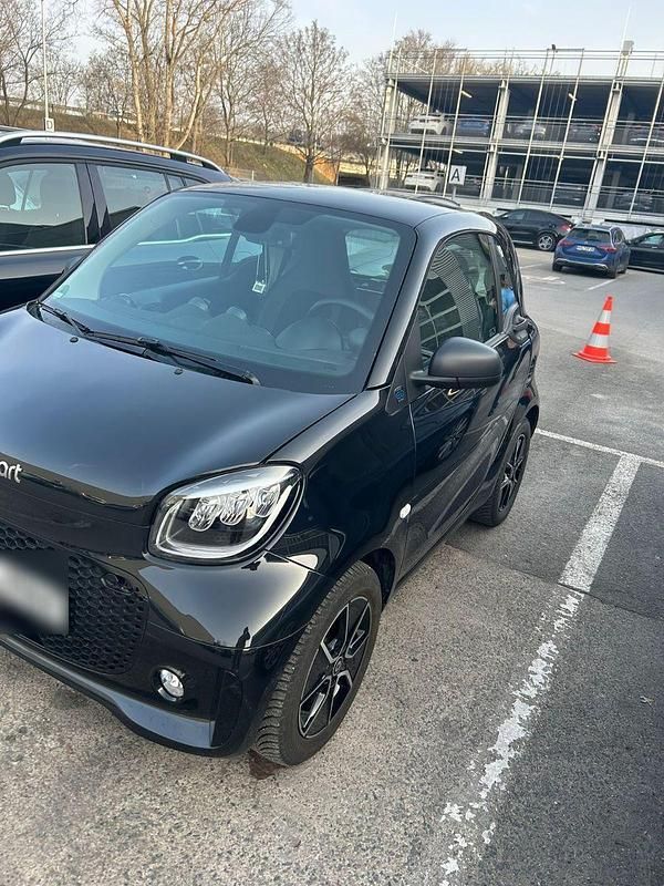 Gebraucht Smart ForTwo Coupé 60 kW (82 PS) 2021 Schwarz Kleinwagen