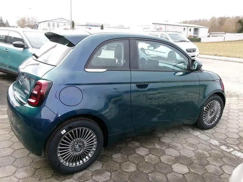 Neu Fiat 500 65 PS (47 kW) 2025 Grün Kleinwagen