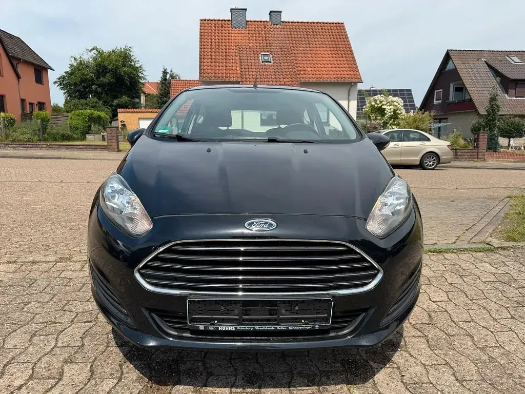 Gebraucht Ford Fiesta Trend 101 PS (74 kW) 2014 Schwarz Kleinwagen