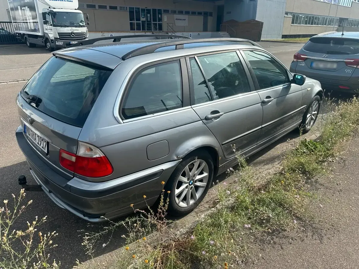 Gebraucht BMW 320 150 PS (110 kW) 2005 Grau Kombi