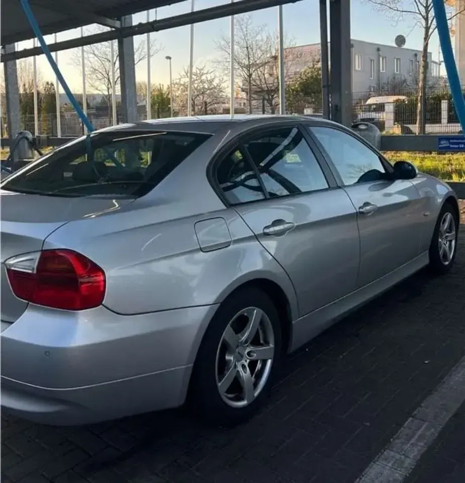 Gebraucht BMW 320 170 PS (125 kW) 2008 Limousine