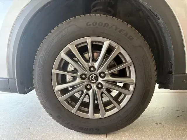 Używany Mazda CX-5 Exclusive 165 KM (121 kW) 2019 Srebrny SUV