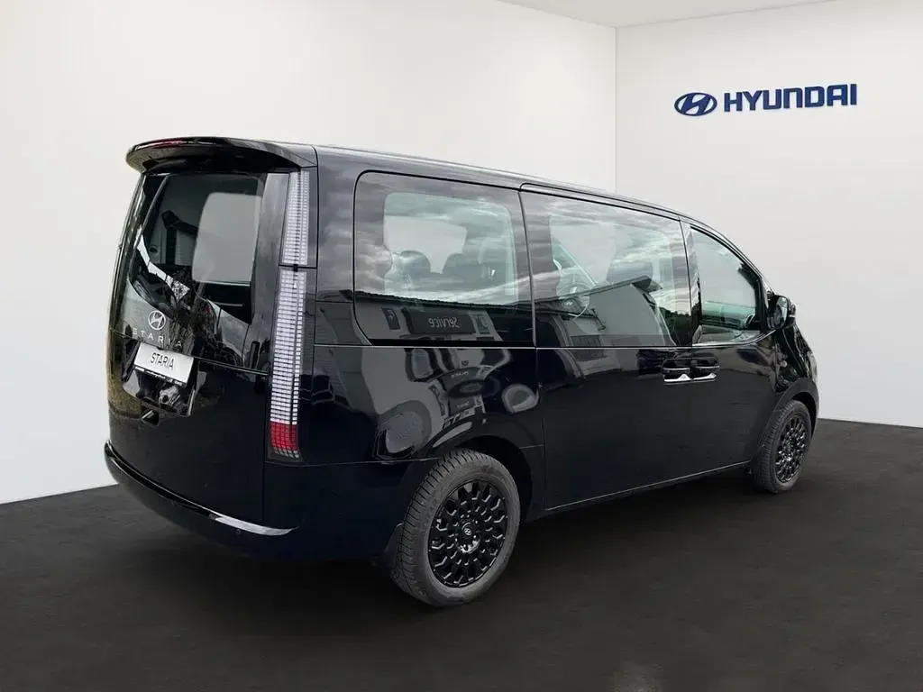 Gebraucht Hyundai Staria Trend 224 PS (164 kW) 2024 Schwarz Van / Kleinbus