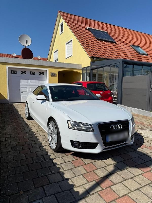Weiß Gebraucht 2010 Audi A5 Coupé | 11.000 € (Etwas zu teuer) - Bild 1/4