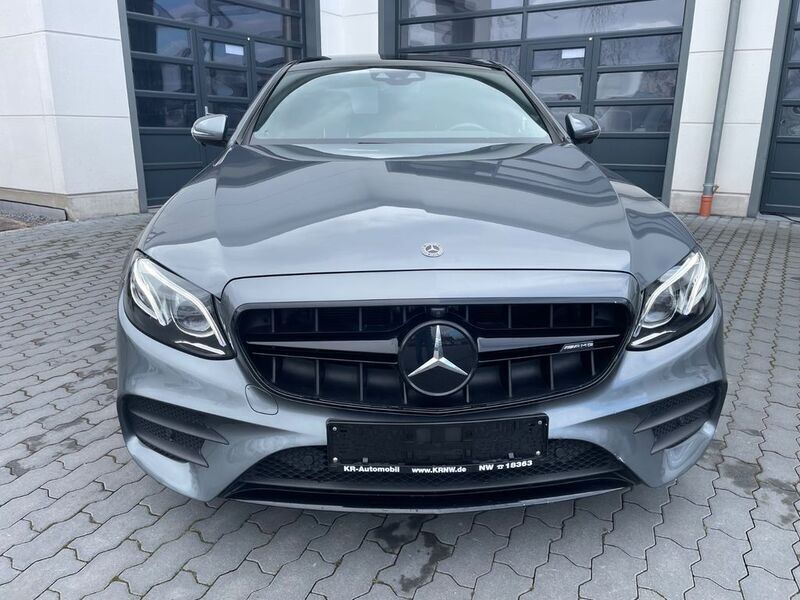 Grau Gebraucht 2019 Mercedes E450 AMG line Limousine | 32.499 € (Superpreis) - Bild 1/4