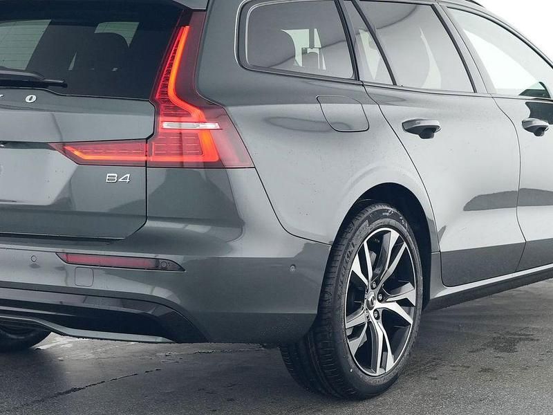 Gebraucht Volvo V60 Plus 197 PS (144 kW) 2025 Forest lake Kombi