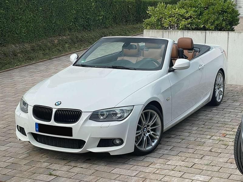 Gebraucht BMW 320 Cabriolet M Sport 184 PS (135 kW) 2012 Weiß Cabrio