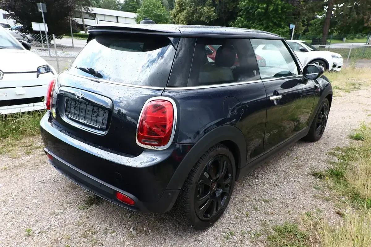 Gebraucht Mini Cooper SE 135 kW (184 PS) 2022 Enigmatic schwarz metallic Kleinwagen