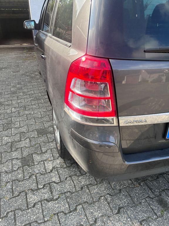 Gebraucht Opel Zafira Edition 150 PS (110 kW) 2009 Van / Kleinbus