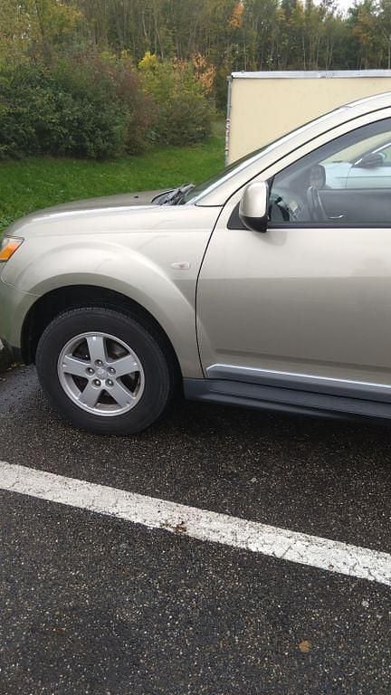 Gold Gebraucht 2010 Mitsubishi Outlander Invite SUV | 5.000 € (Guter Preis) - Bild 1/4