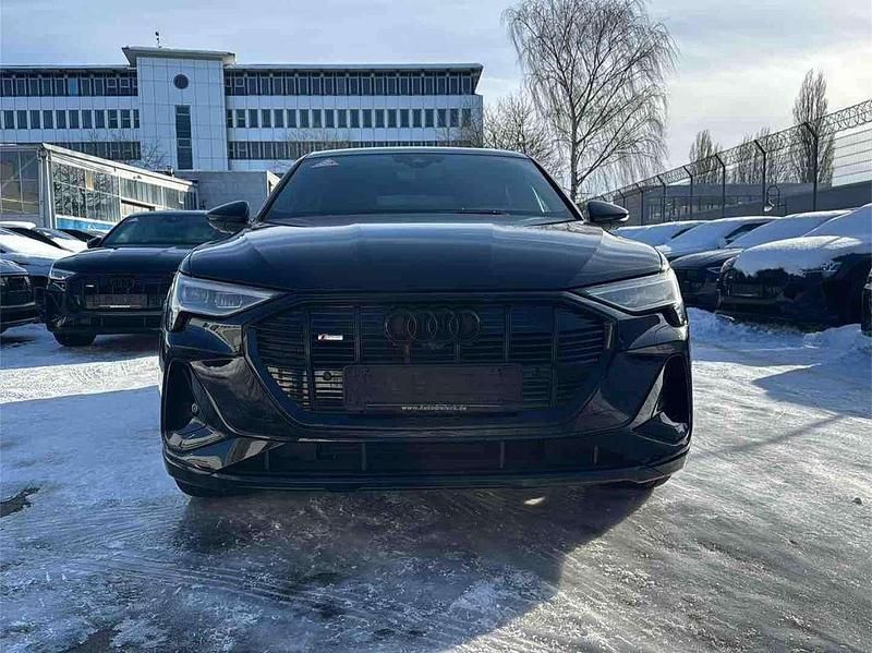 Gebraucht Audi e-tron Sportback Black Edition 300 kW (408 PS) 2022 Mythosschwarz metallic SUV