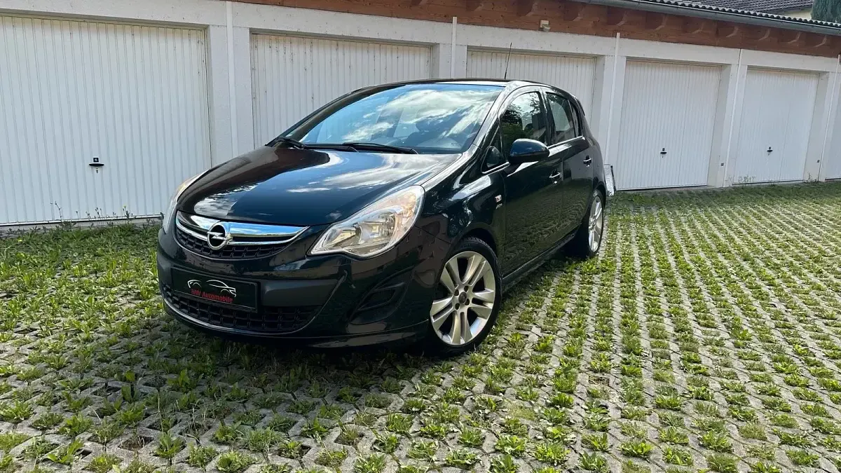 Gebraucht Opel Corsa Active 90 PS (66 kW) 2013 Schwarz Kleinwagen