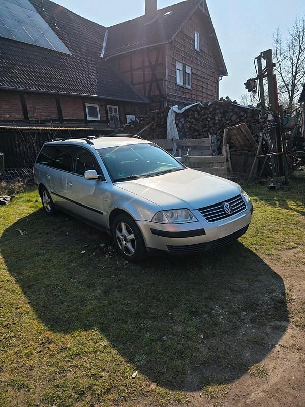Gebraucht VW Passat 115 PS (84 kW) 2004 Silber Kombi