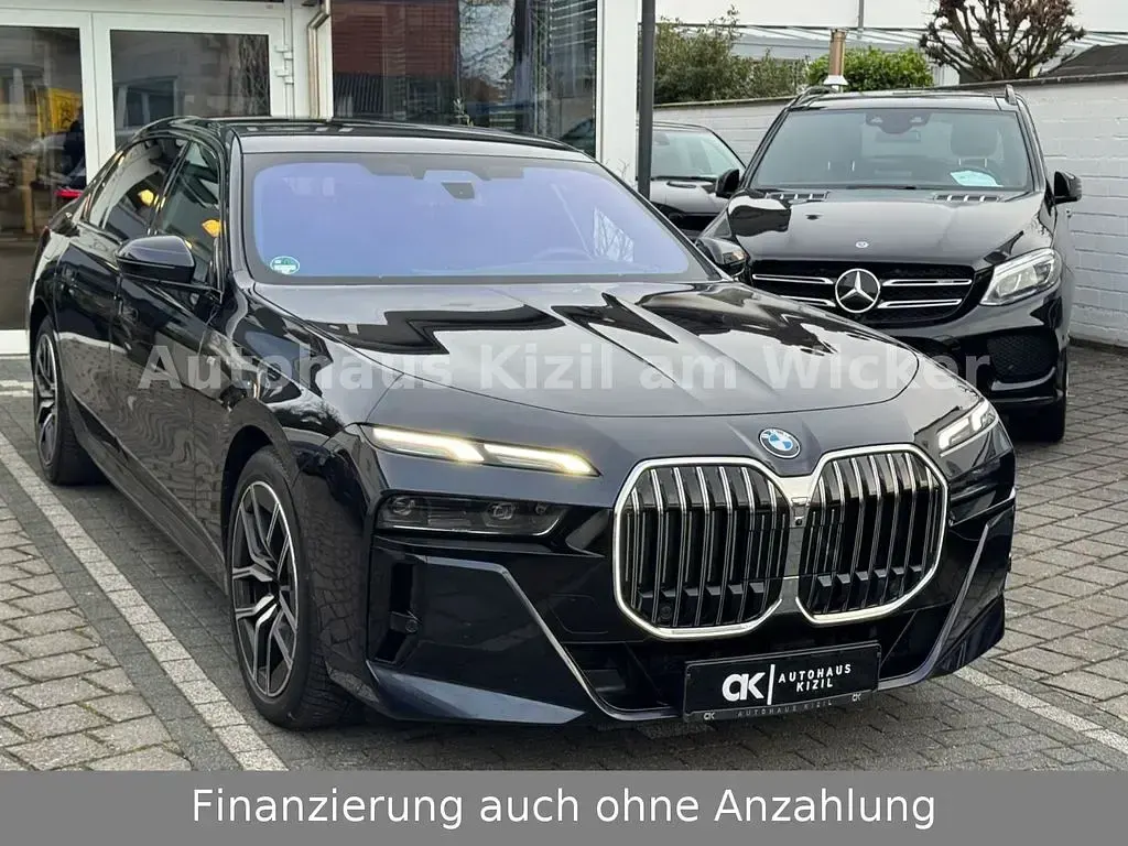 Gebraucht BMW 740 M Sport 286 PS (210 kW) 2025 Schwarz Limousine